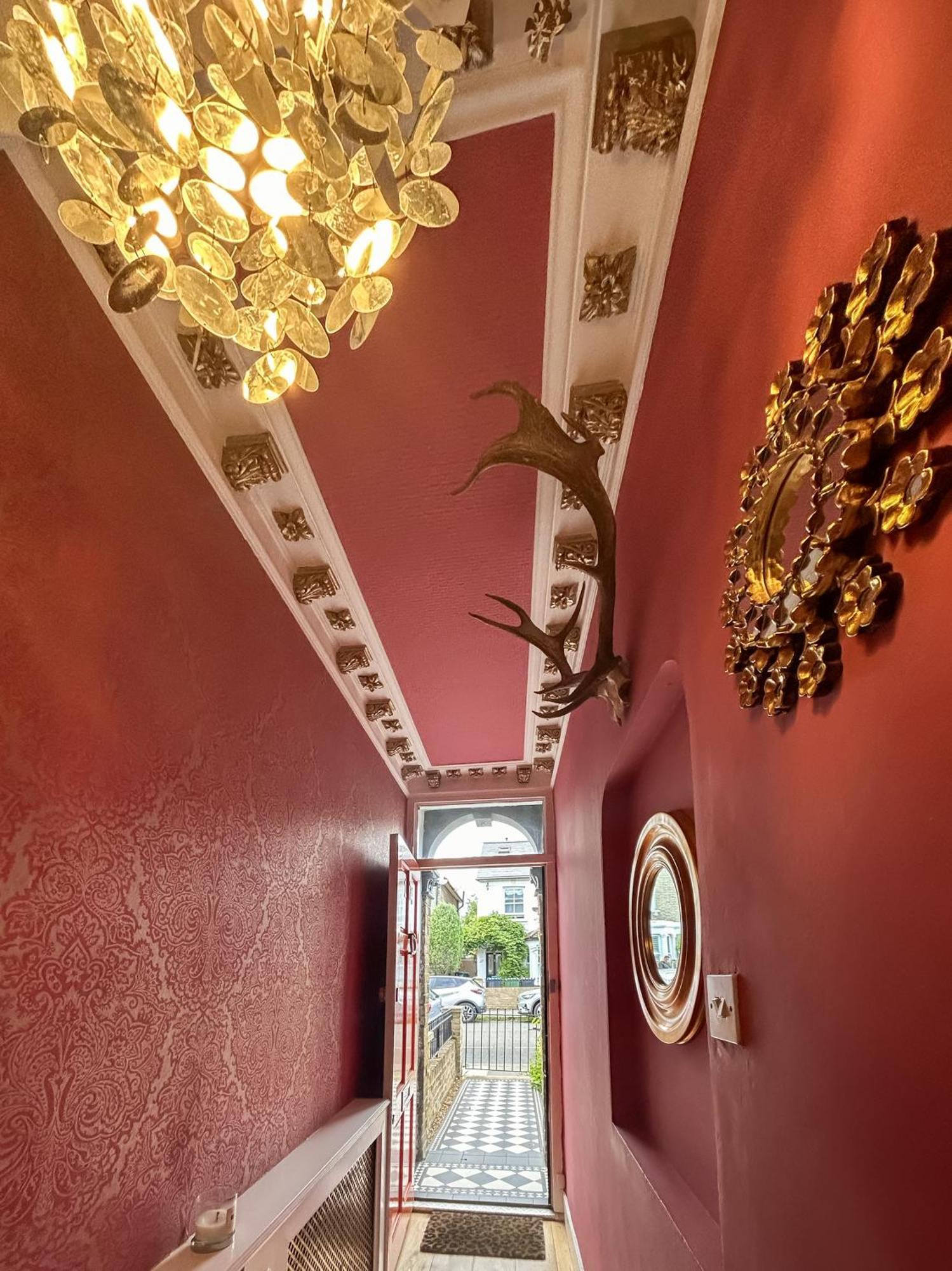 The Crown Loft Ensuite Luxury Accomodation Kingston upon Thames  Exterior photo
